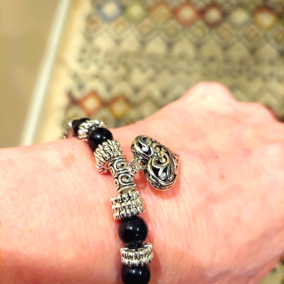 SOLD--Fashion colorful Chakra bead bracelet w/filigree silver heart - Picture 6 of 7